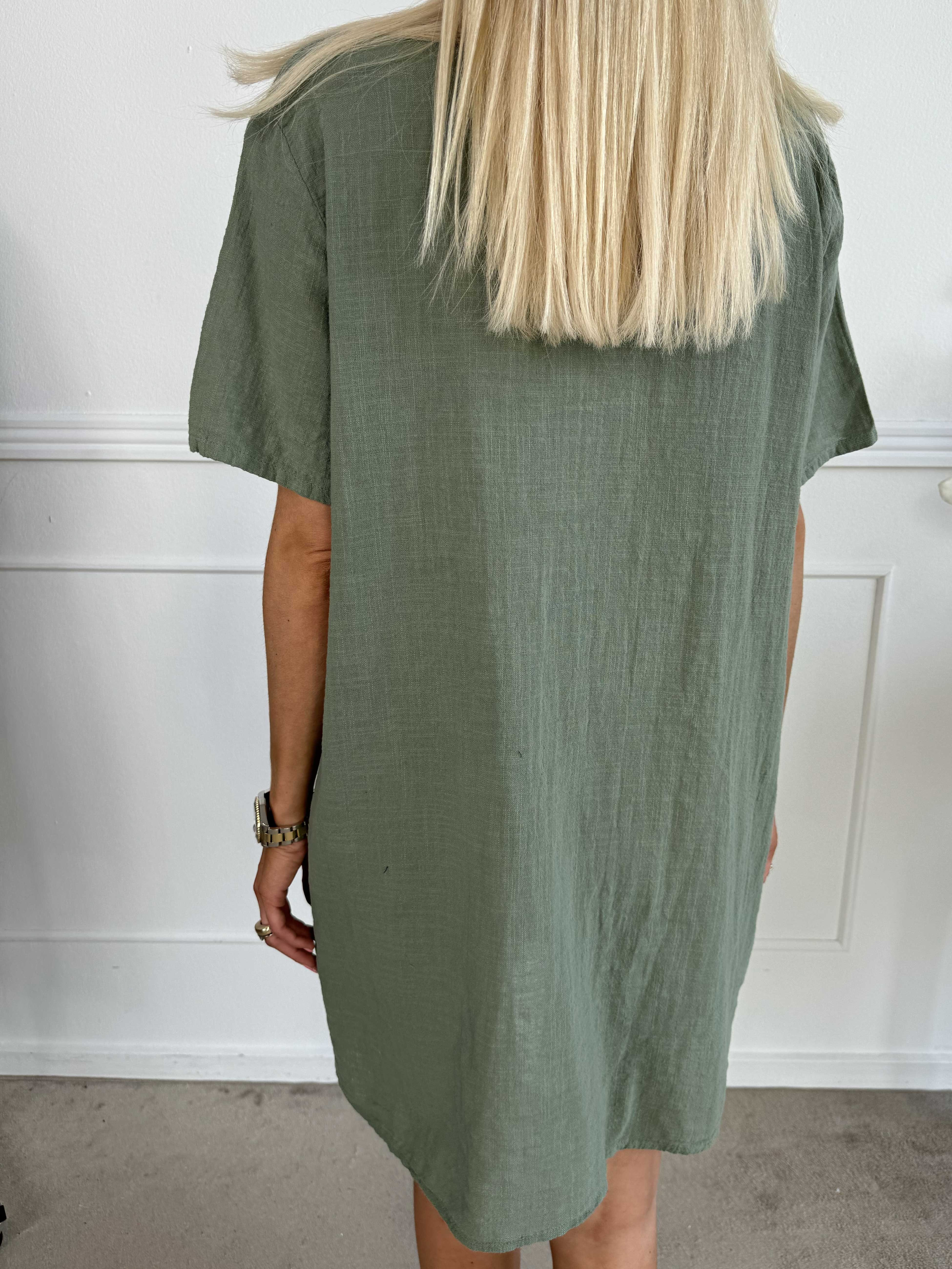 Louise plain - Sød bomuldskjole med lommer